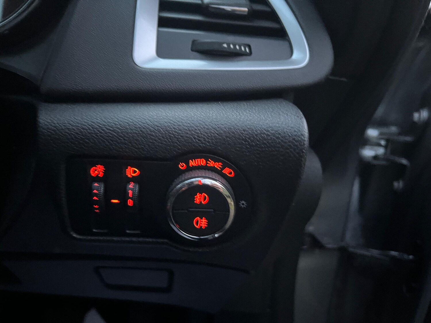 Used Vauxhall Astra for sale - 77537143: Photo 34