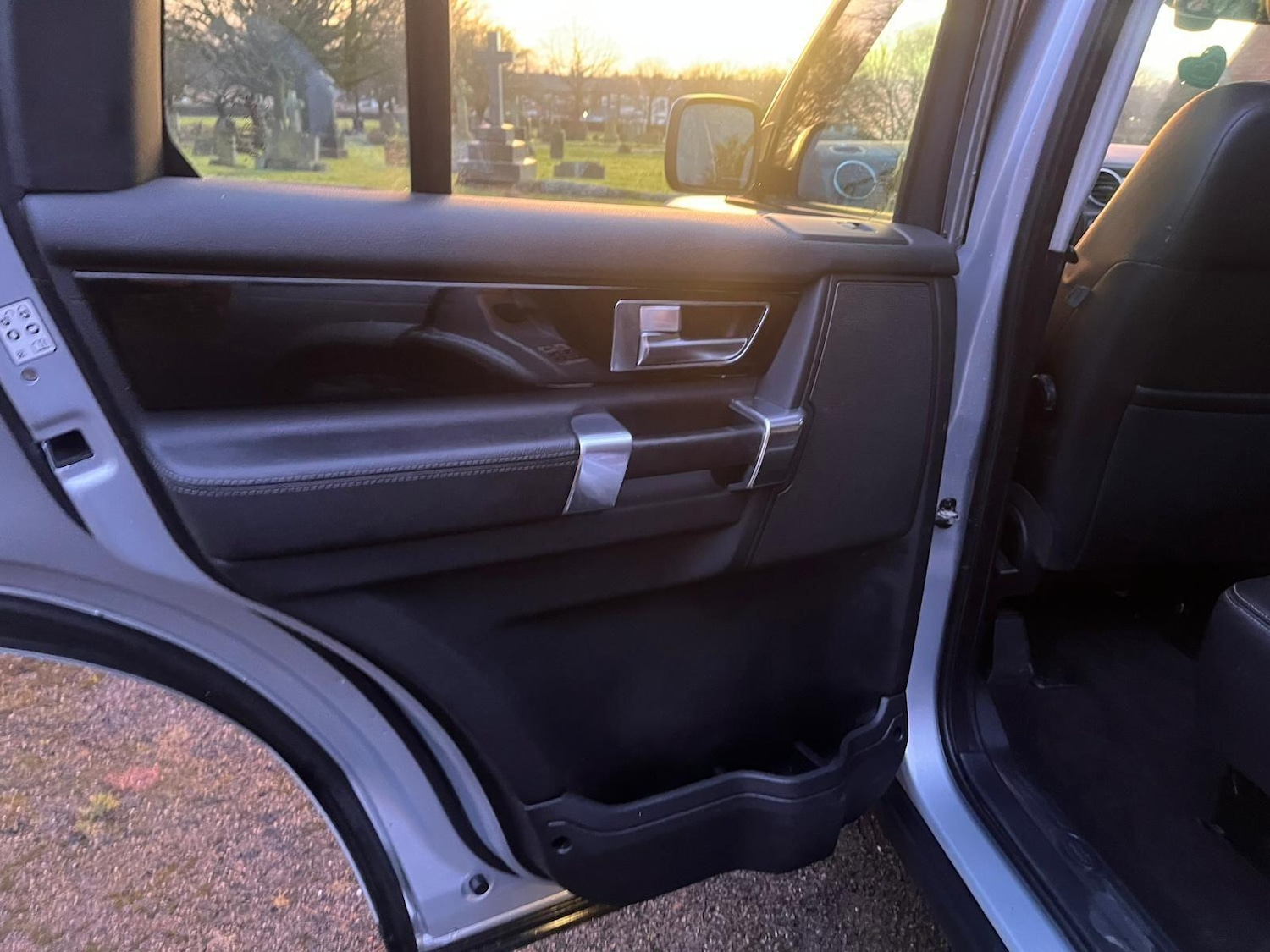 Used Land Rover Discovery 2010 for sale - 77737940: Photo 17