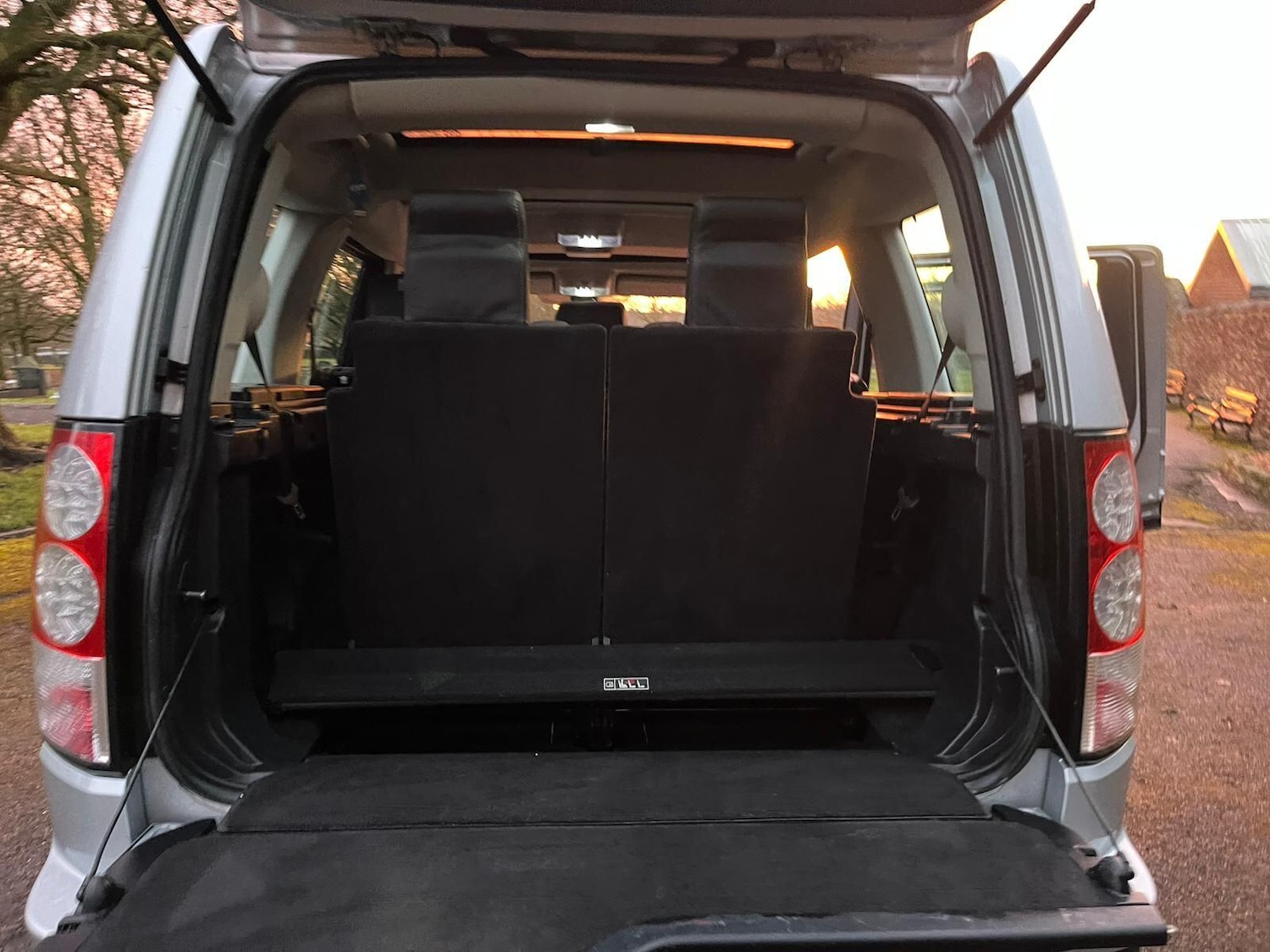 Used Land Rover Discovery 2010 for sale - 77737940: Photo 24