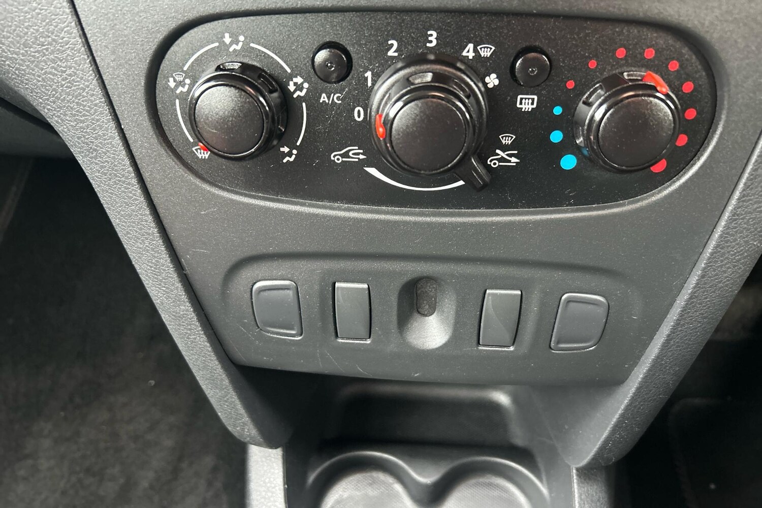 Used Dacia Sandero Stepway 2019 for sale - 76979014: Photo 19