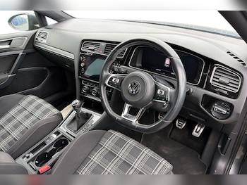 Used Volkswagen Golf 2018 for sale - 78686120: Photo