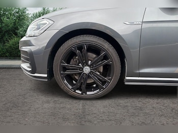 Used Volkswagen Golf 2018 for sale - 78686120: Photo