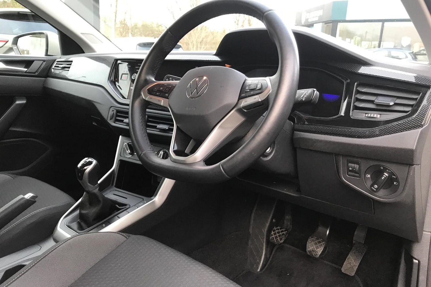 Used Volkswagen Polo 2024 for sale - 76718571: Photo 2