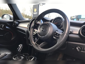 Used MINI Hatch 2022 for sale - 76931997: Photo