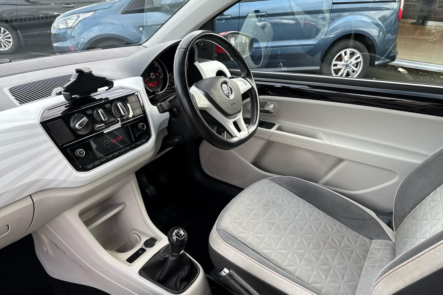 Used Volkswagen up! 2016 for sale - 77827788: Photo 5