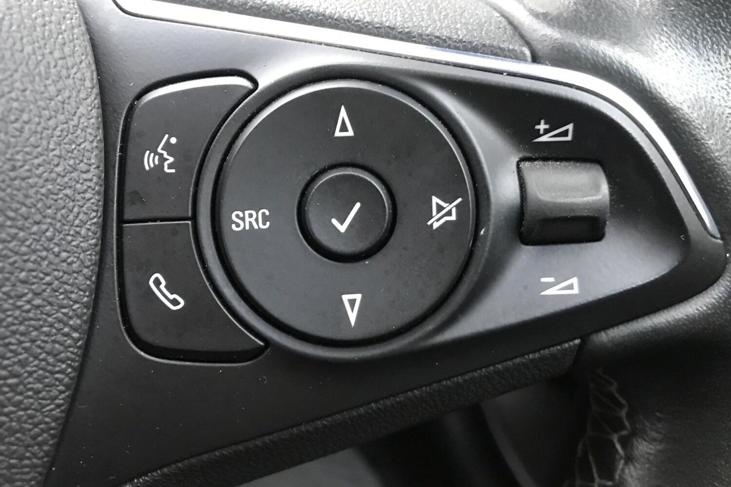 Used Vauxhall Crossland 2022 for sale - 77240030: Photo 17