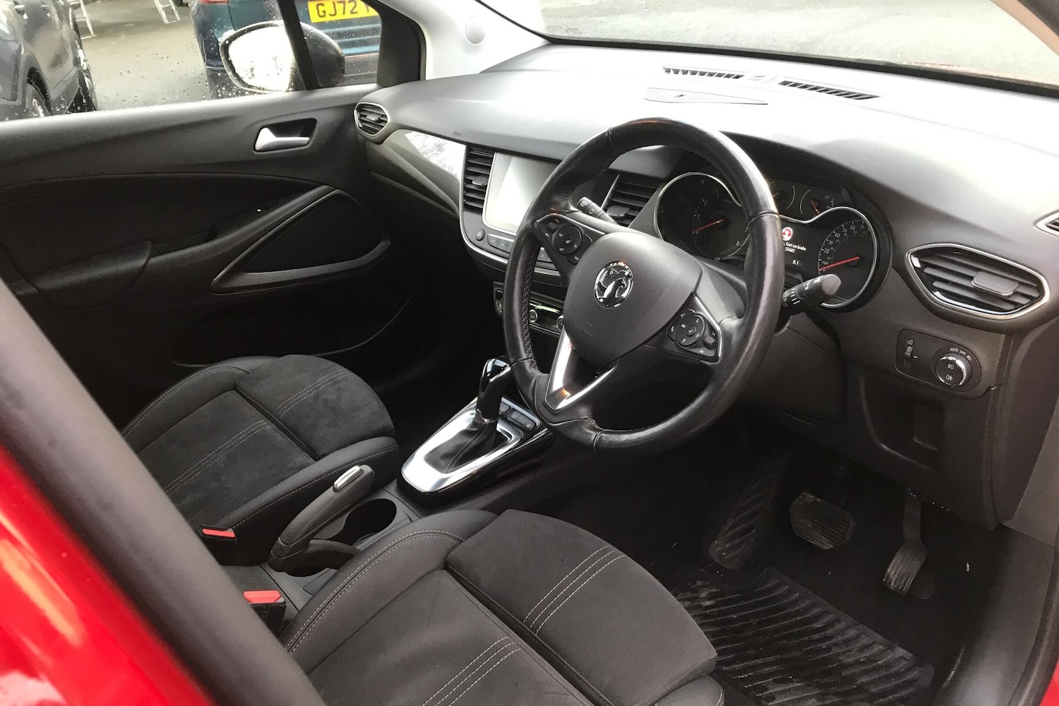 Used Vauxhall Crossland 2022 for sale - 77240030: Photo 2