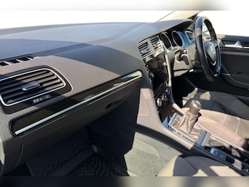 Used Volkswagen Golf 2019 for sale - 78789088: Photo
