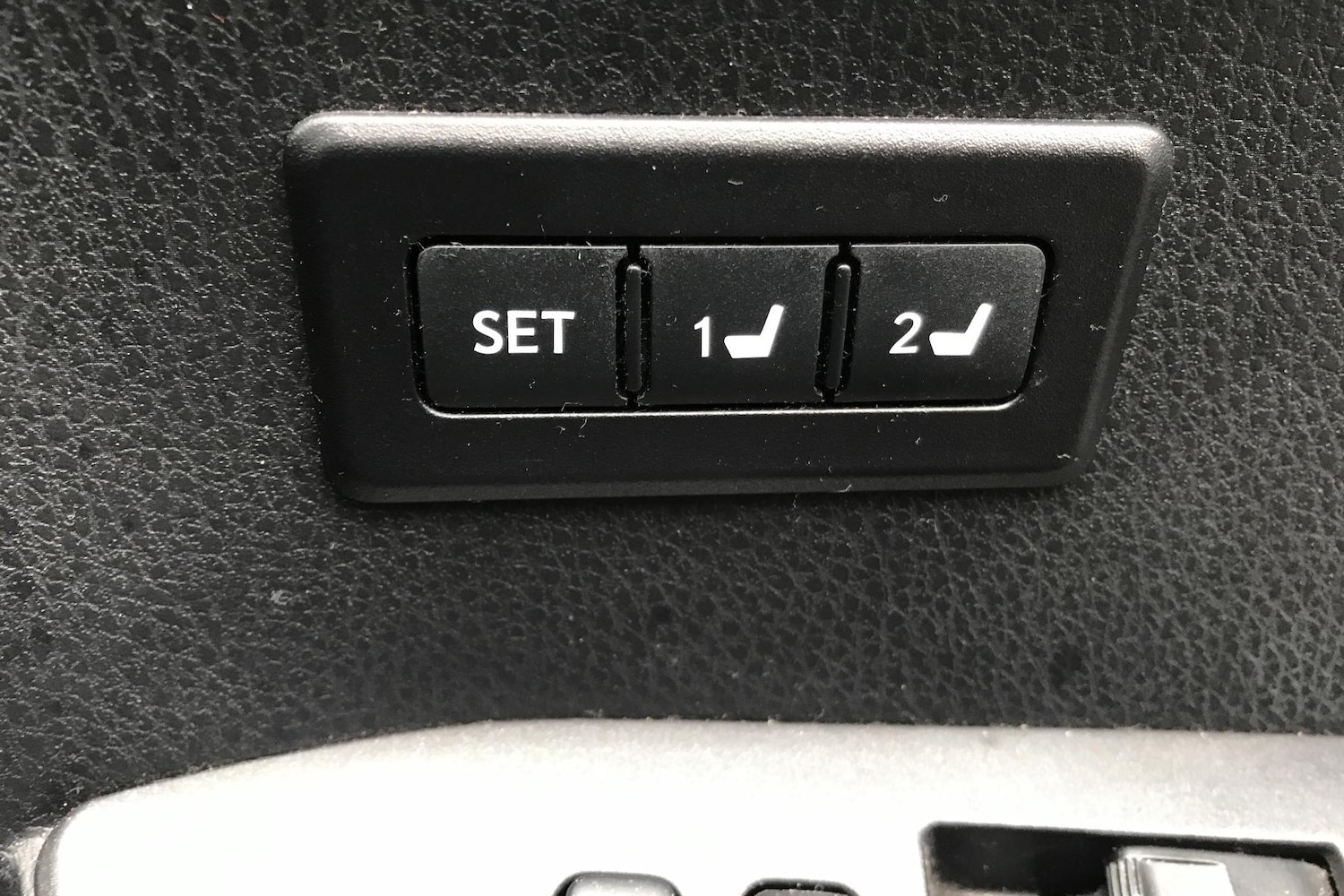 Used Toyota RAV4 2017 for sale - 77617643: Photo 16