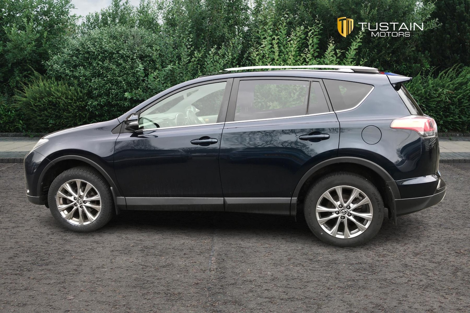 Used Toyota RAV4 2017 for sale - 77617643: Photo 9