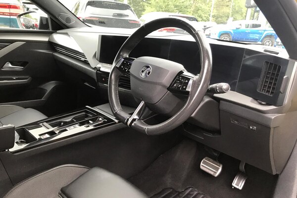 Used Vauxhall Astra 2023 for sale - 75341822: Photo 2