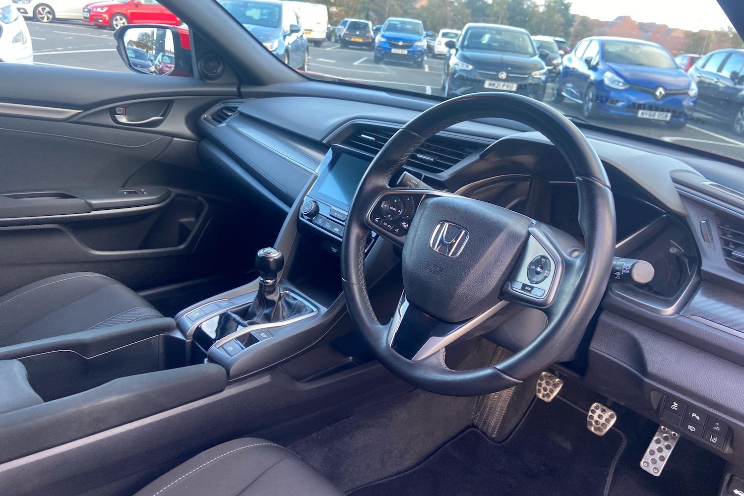 Used Honda Civic 2017 for sale - 76541157: Photo 2