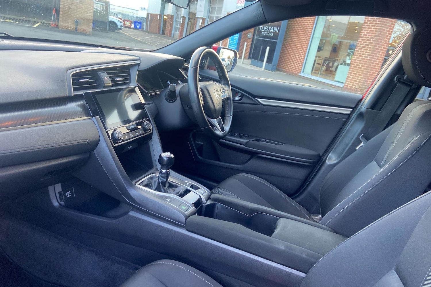 Used Honda Civic 2017 for sale - 76541157: Photo 5