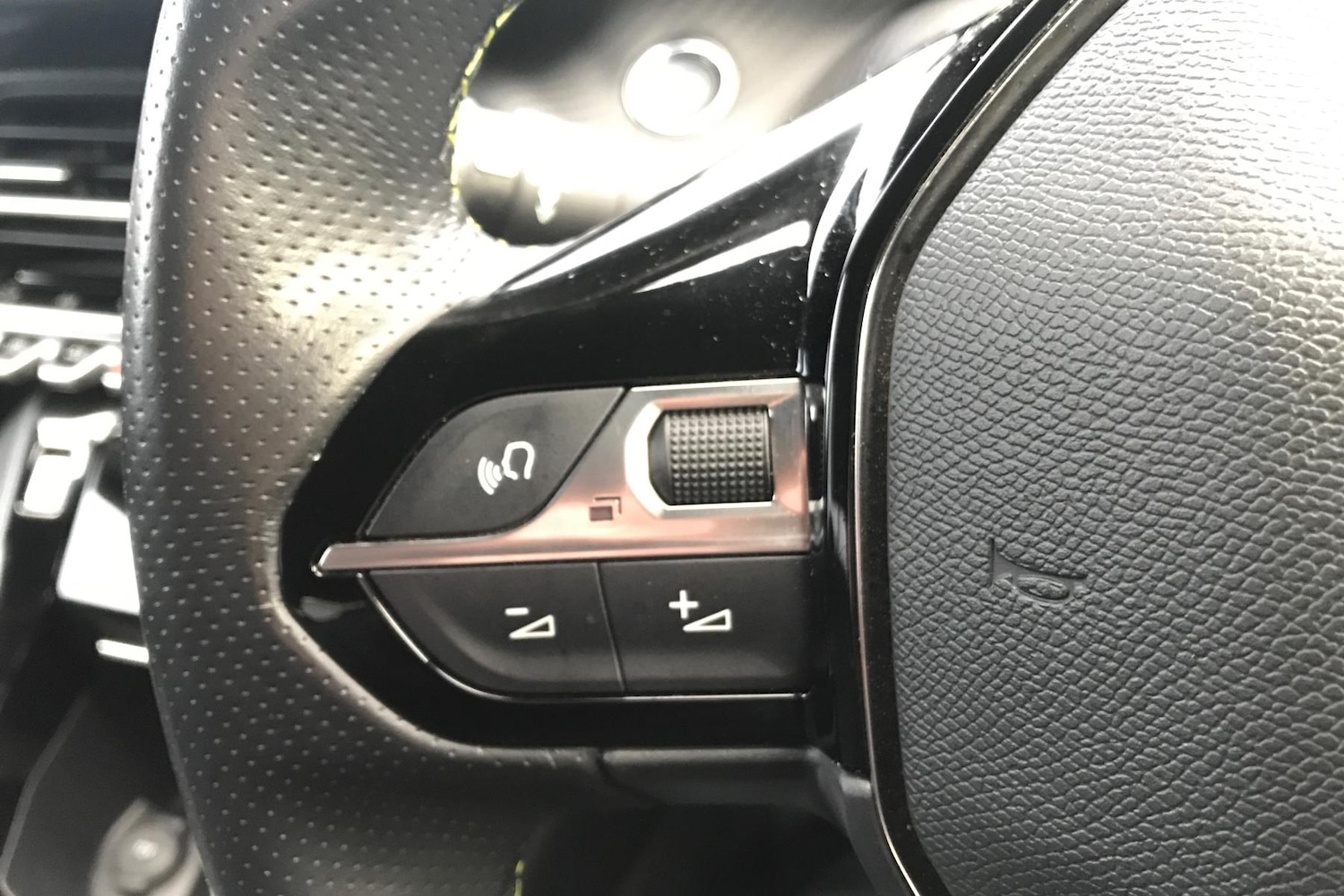 Used Peugeot 2008 2022 for sale - 76827837: Photo 23