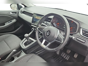 Used Renault Clio 2021 for sale - 78247690: Photo