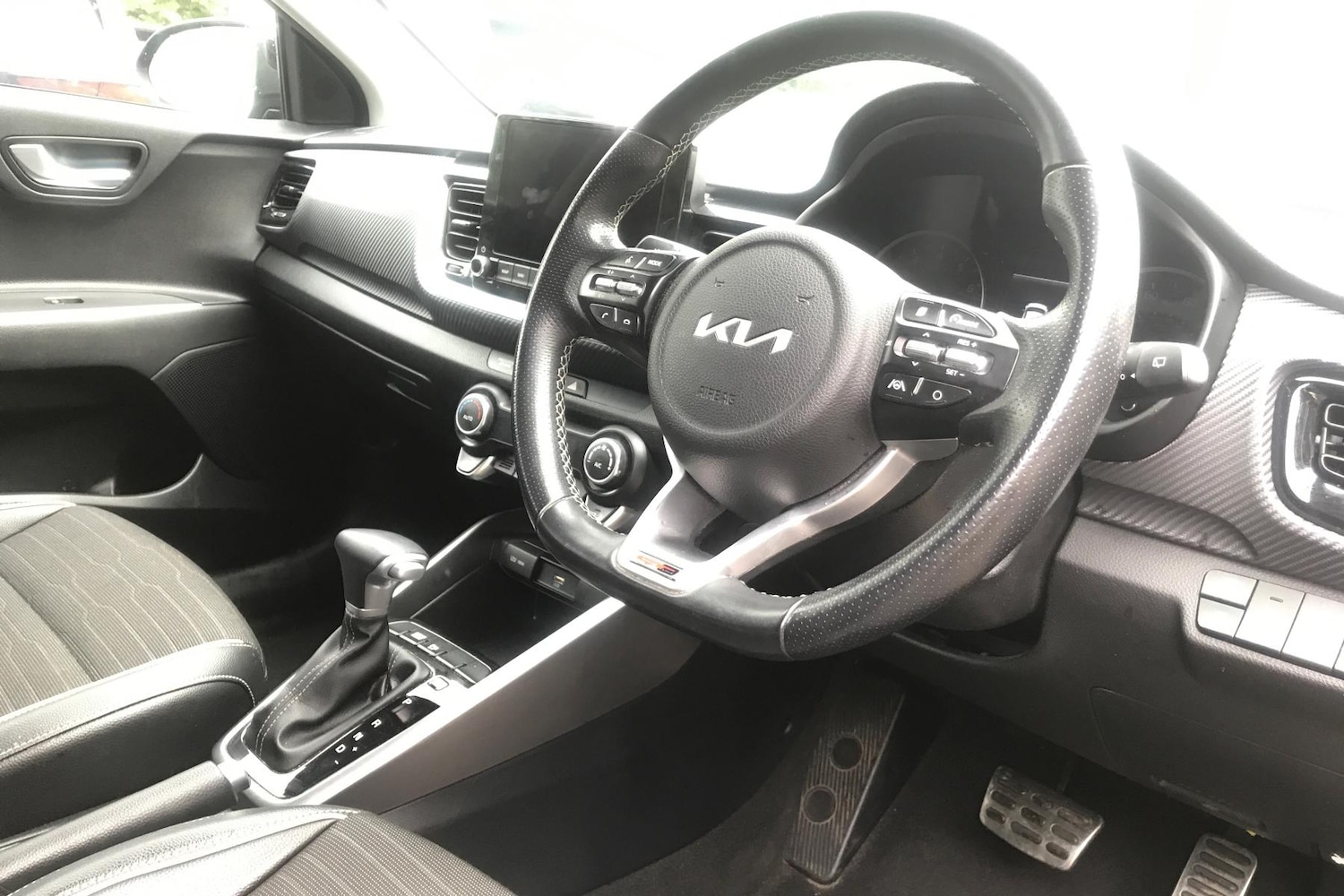 Used Kia Stonic 2022 for sale - 77123856: Photo 2