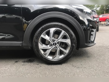 Used Kia Stonic 2022 for sale - 77123856: Photo