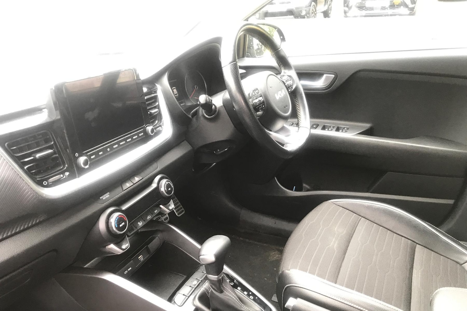 Used Kia Stonic 2022 for sale - 77123856: Photo 5