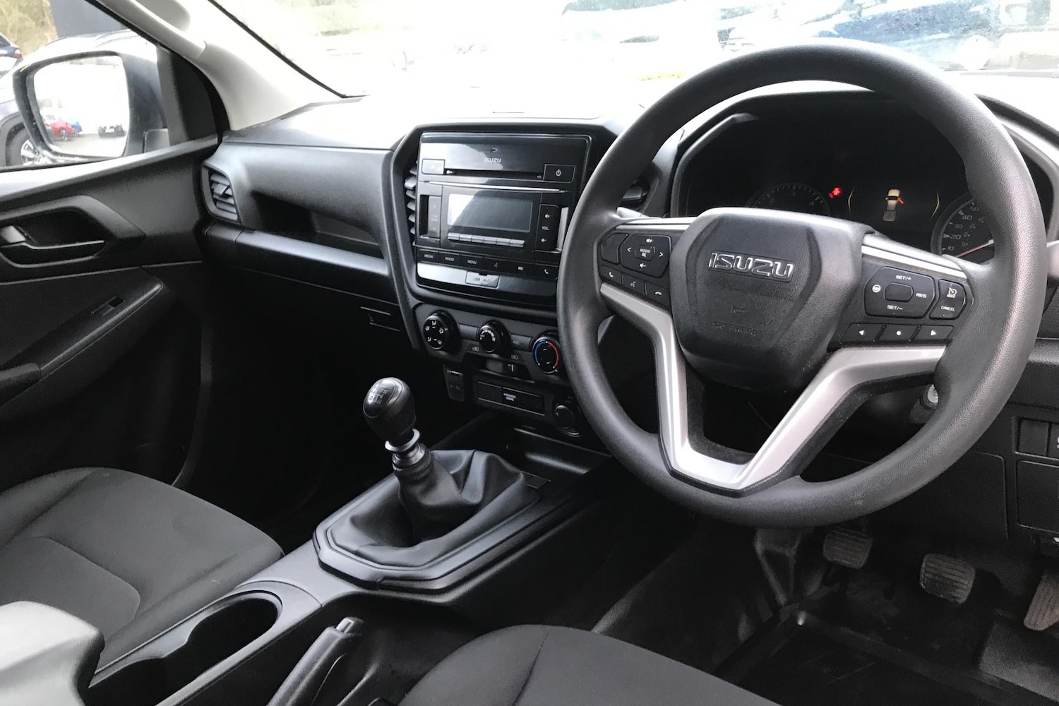 Used Isuzu D-Max 2023 for sale - 76905899: Photo 4