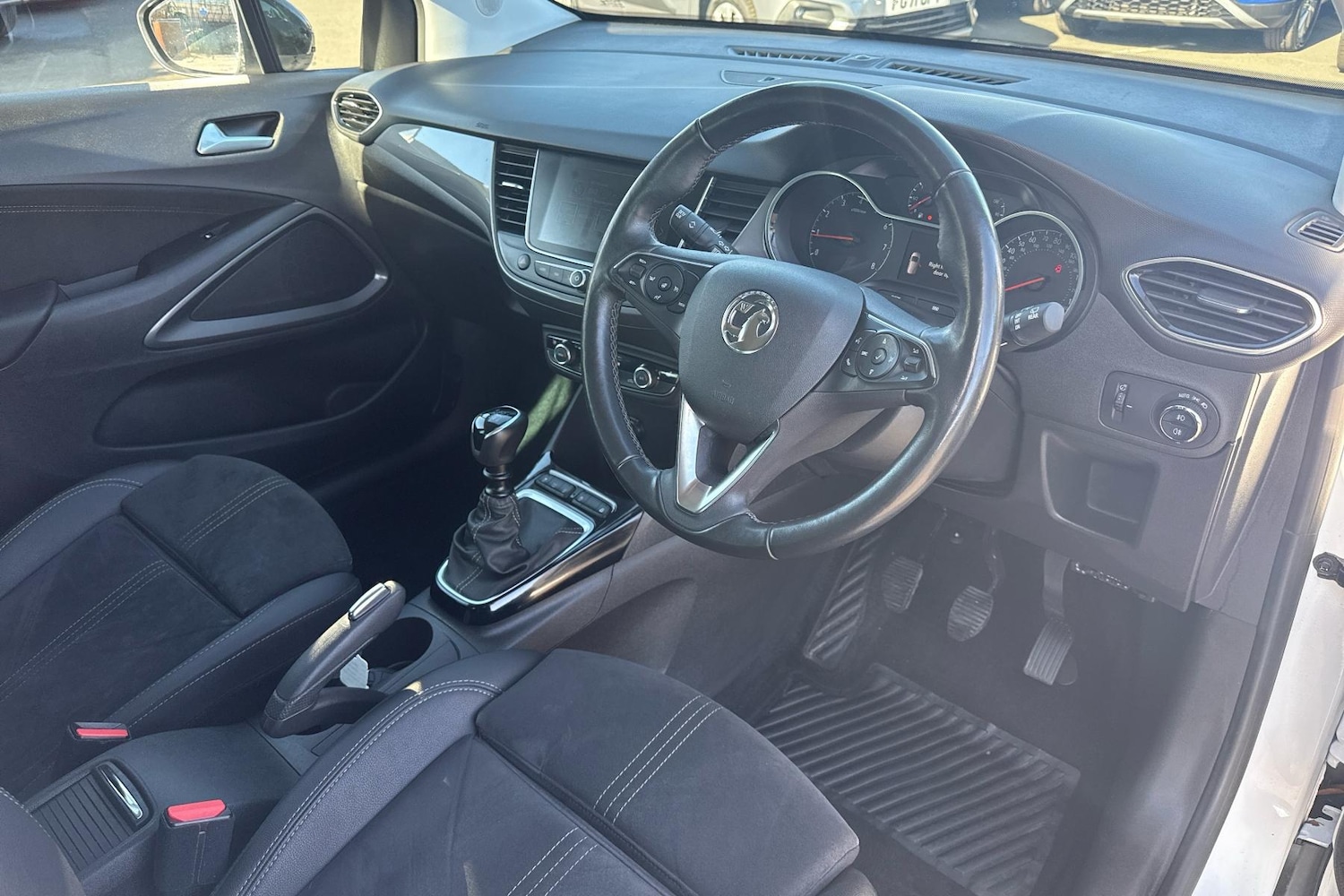 Used Vauxhall Crossland 2023 for sale - 75970144: Photo 2