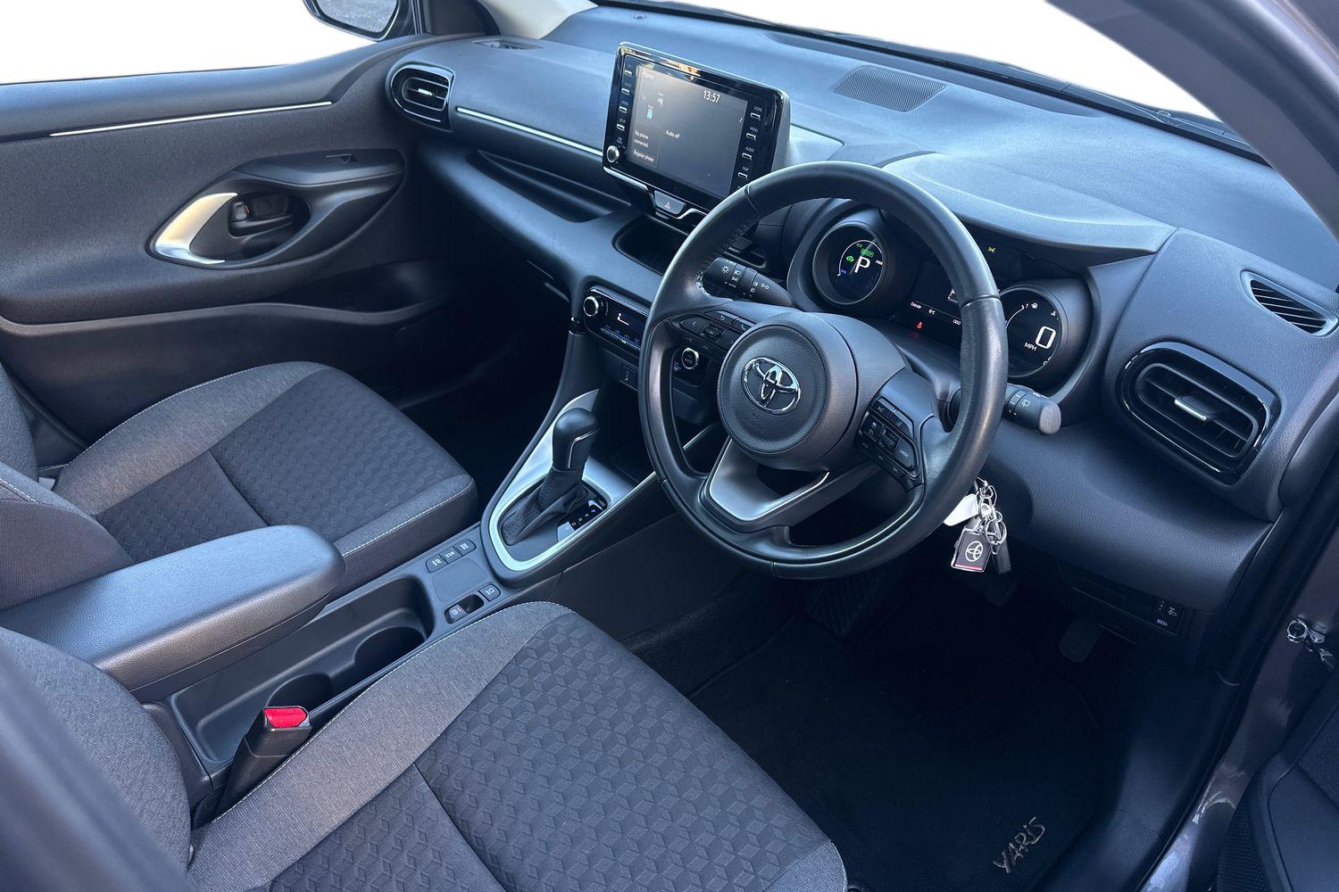 Used Toyota Yaris 2023 for sale - 77283599: Photo 2