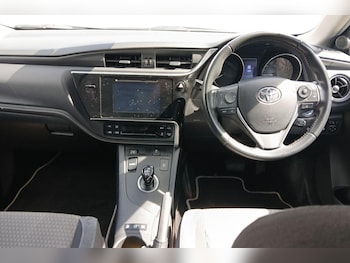 Used Toyota Auris 2017 for sale - 79443620: Photo