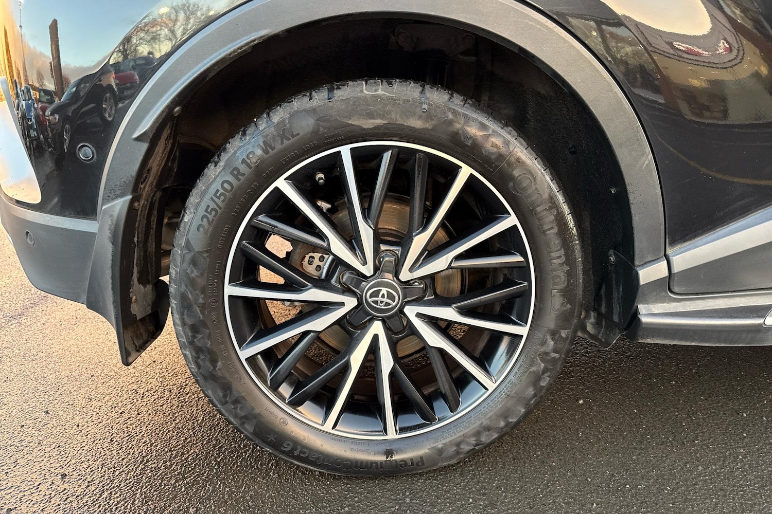 Used Toyota C-HR 2018 for sale - 77270539: Photo 3