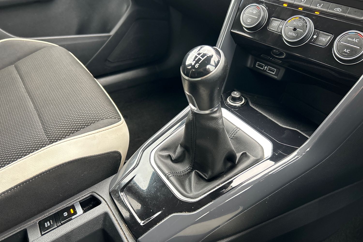 Used Volkswagen T-Roc 2018 for sale - 77774184: Photo 14