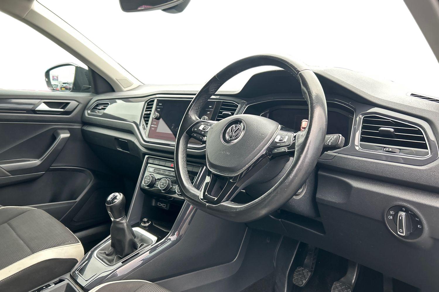 Used Volkswagen T-Roc 2018 for sale - 77774184: Photo 2