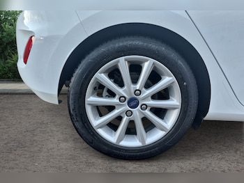 Used Ford Fiesta 2017 for sale - 79306375: Photo