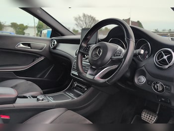 Used Mercedes-Benz GLA 2018 for sale - 77046010: Photo