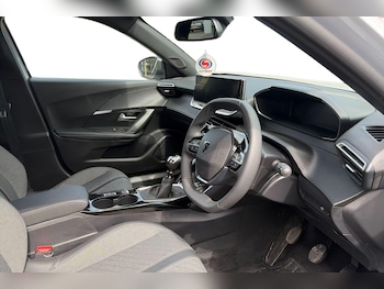 Used Peugeot 2008 2025 for sale - 79163201: Photo