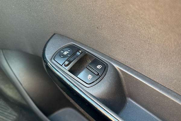 Used Vauxhall Corsa 2016 for sale - 76262581: Photo 25