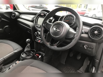 Used MINI Hatch 2017 for sale - 76298210: Photo 2