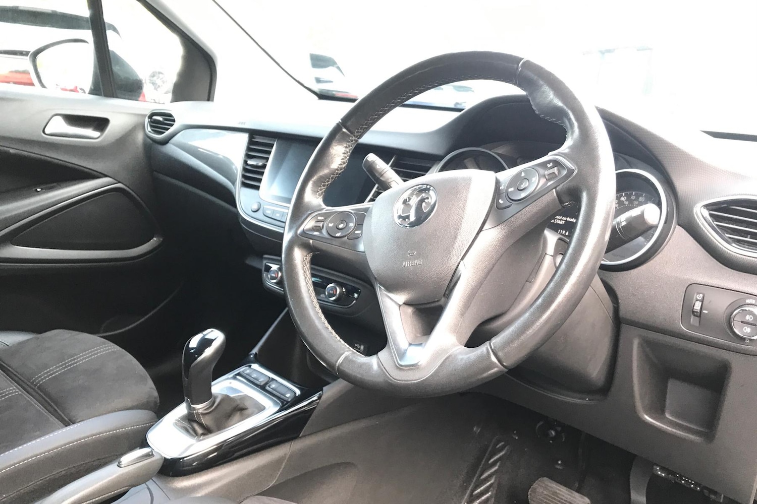 Used Vauxhall Crossland 2022 for sale - 76193653: Photo 2