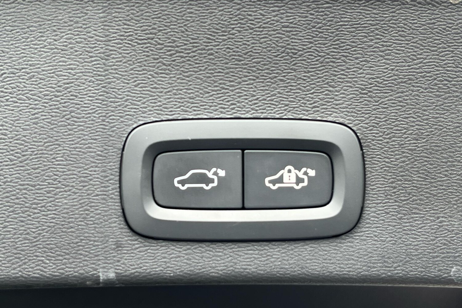 Used Volvo XC40 2023 for sale - 76193688: Photo 25