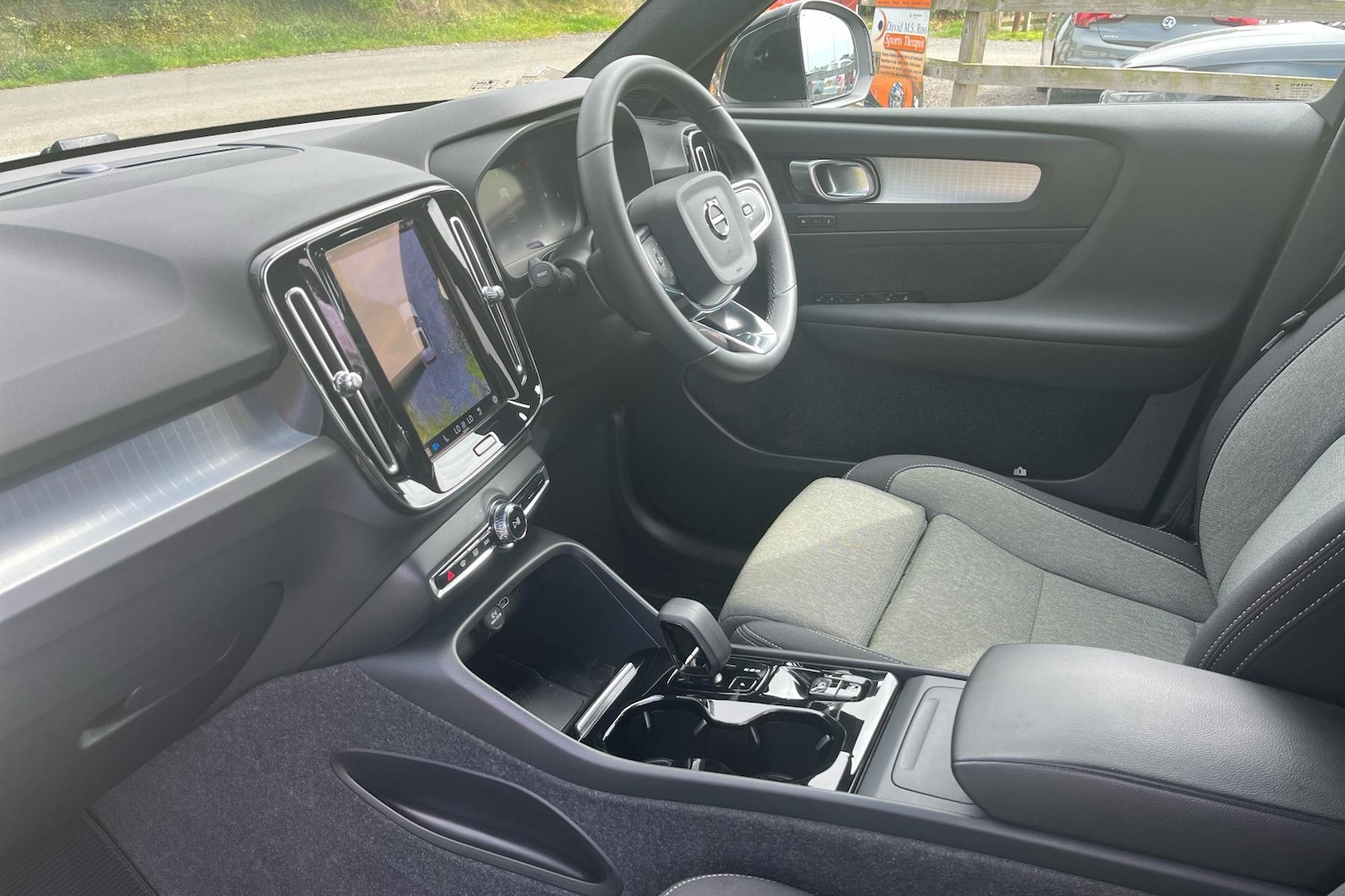 Used Volvo XC40 2023 for sale - 76193688: Photo 5