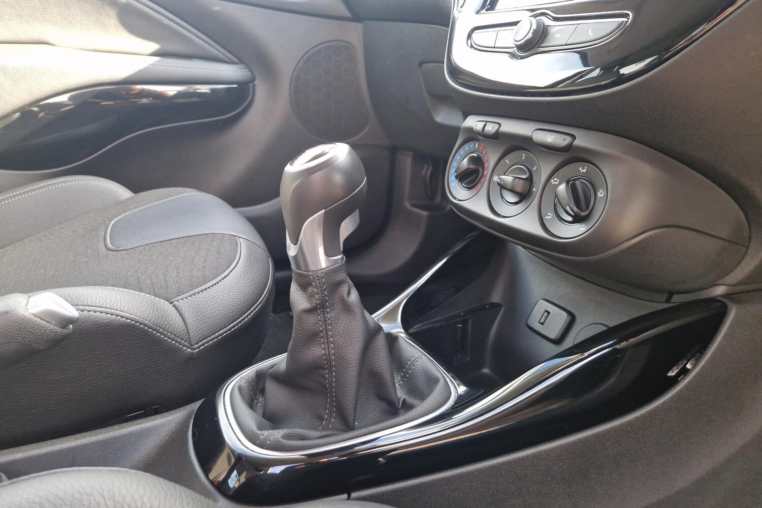 Used Vauxhall ADAM 2016 for sale - 76435991: Photo 14