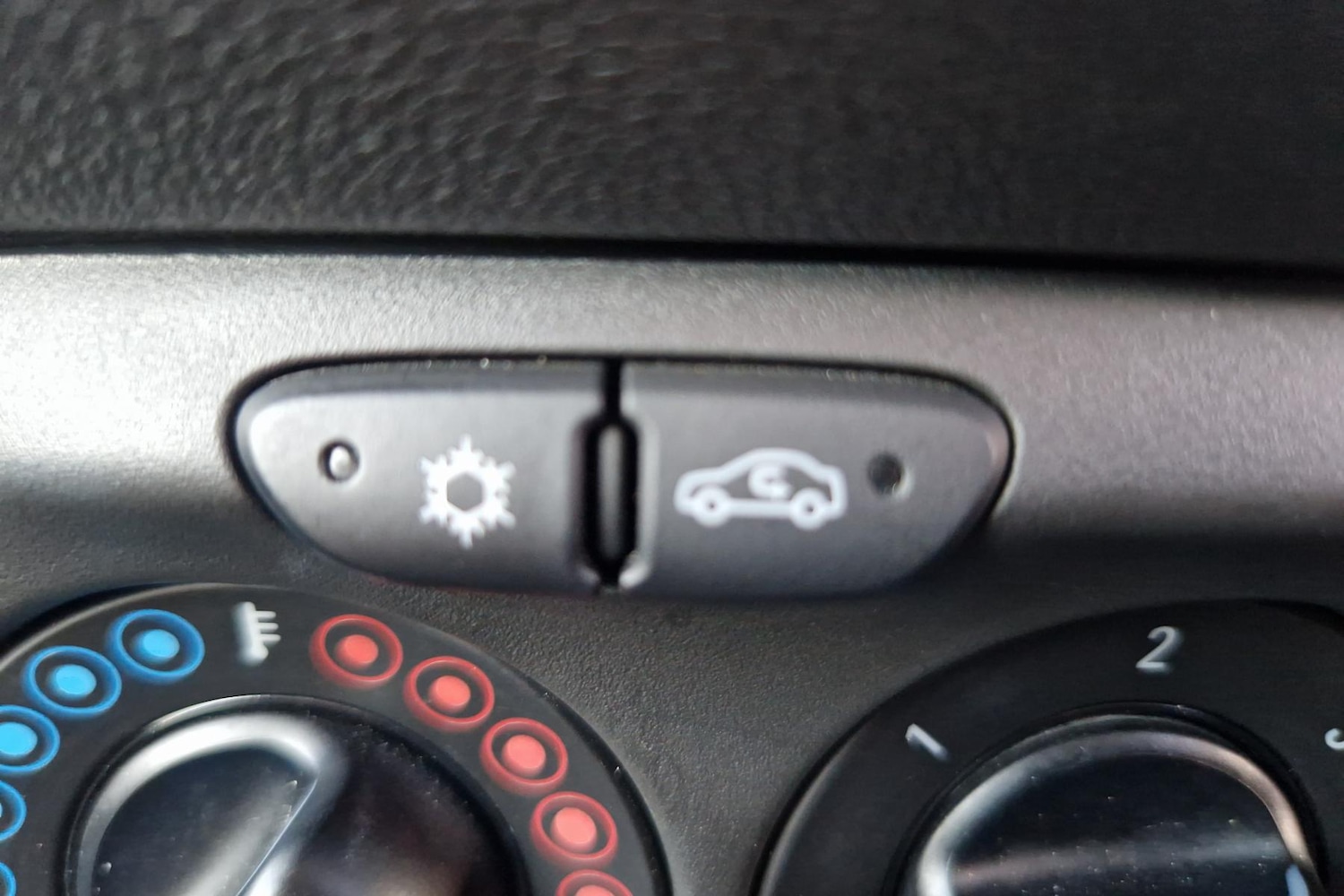 Used Vauxhall ADAM 2016 for sale - 76435991: Photo 25