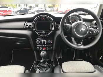 Used MINI Hatch 2019 for sale - 76044837: Photo