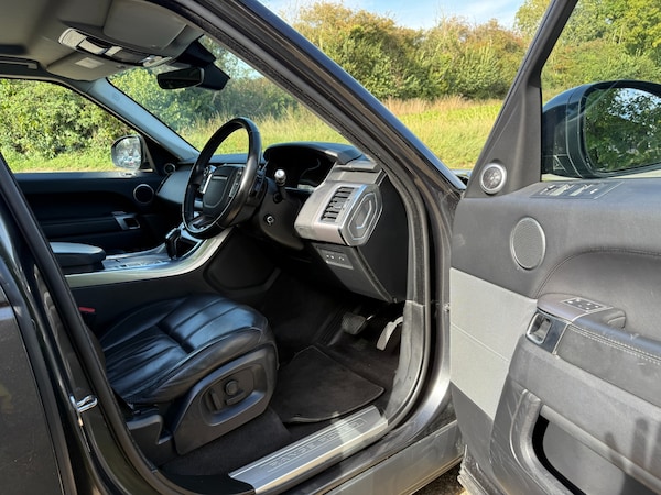 Used Land Rover Range Rover Sport 2017 for sale - 74138624: Photo 11