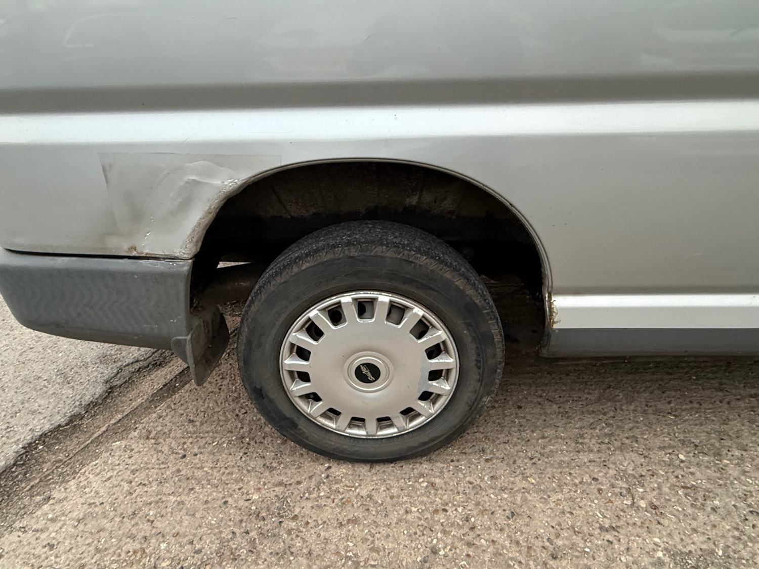 Used Toyota HiAce 2001 for sale - 77878729: Photo 17