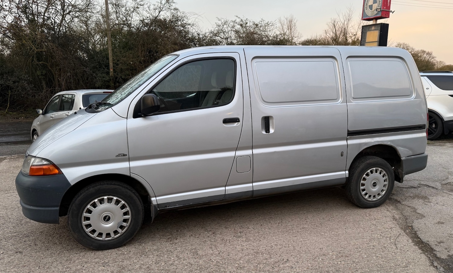 Used Toyota HiAce 2001 for sale - 77878729: Photo 3