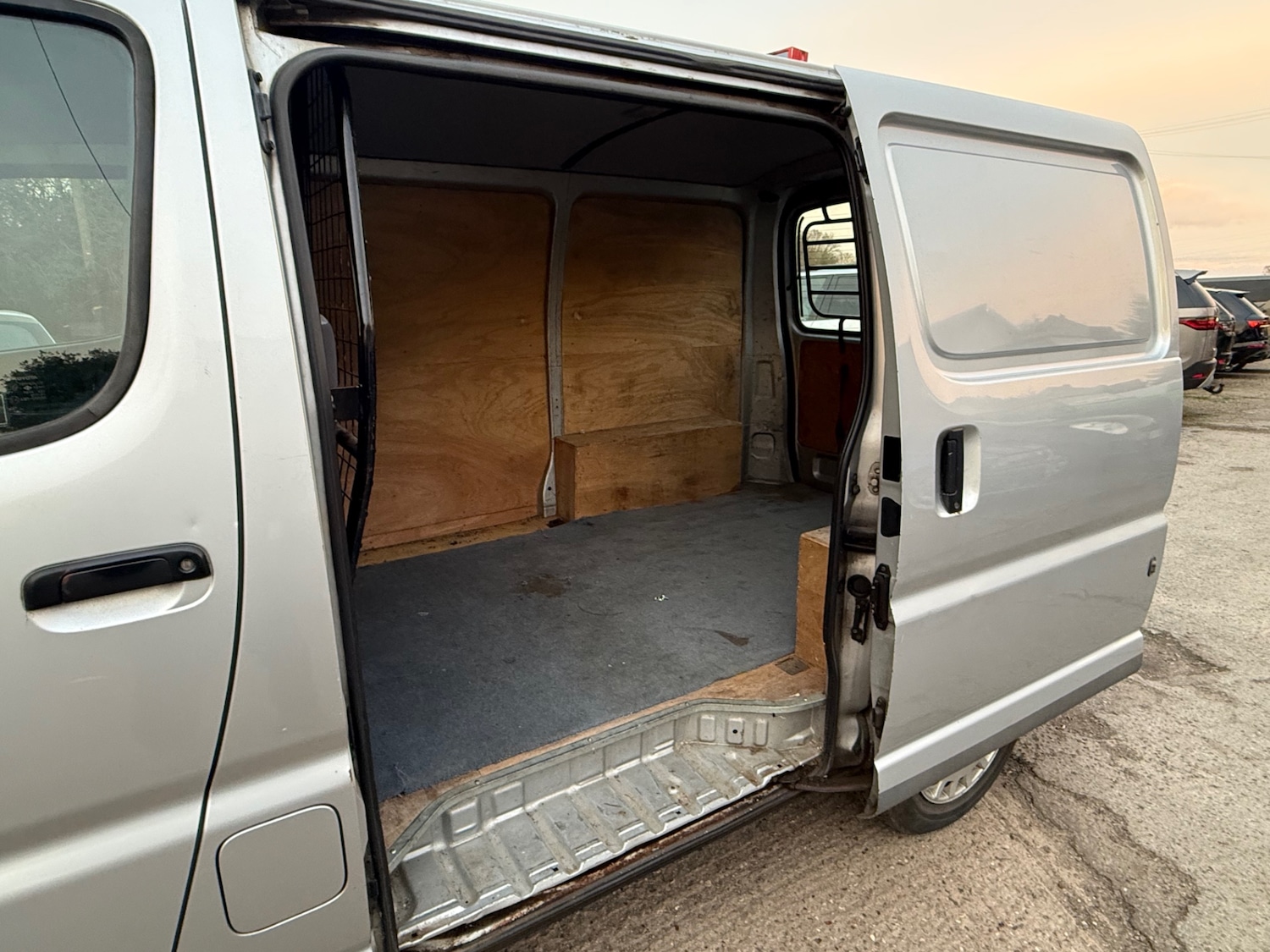 Used Toyota HiAce 2001 for sale - 77878729: Photo 9