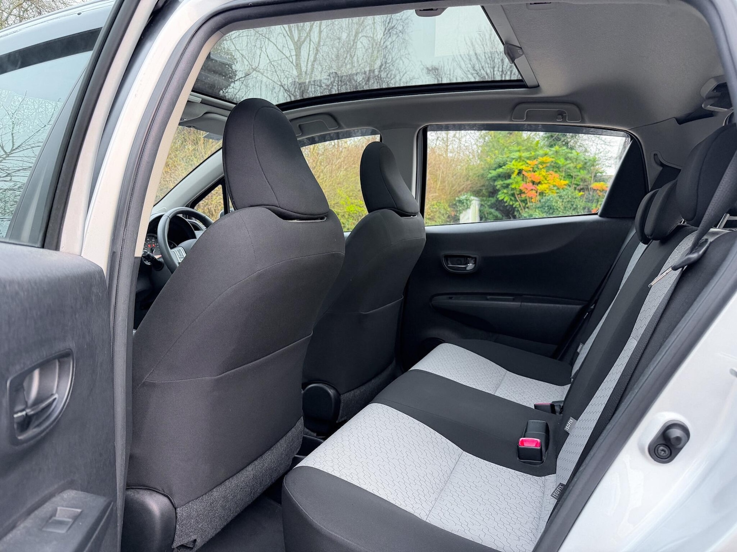 Used Toyota Yaris for sale - 77768796: Photo 34