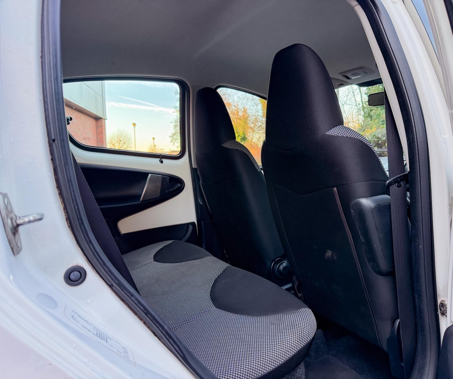 Used Toyota AYGO 2014 for sale - 77109221: Photo 23