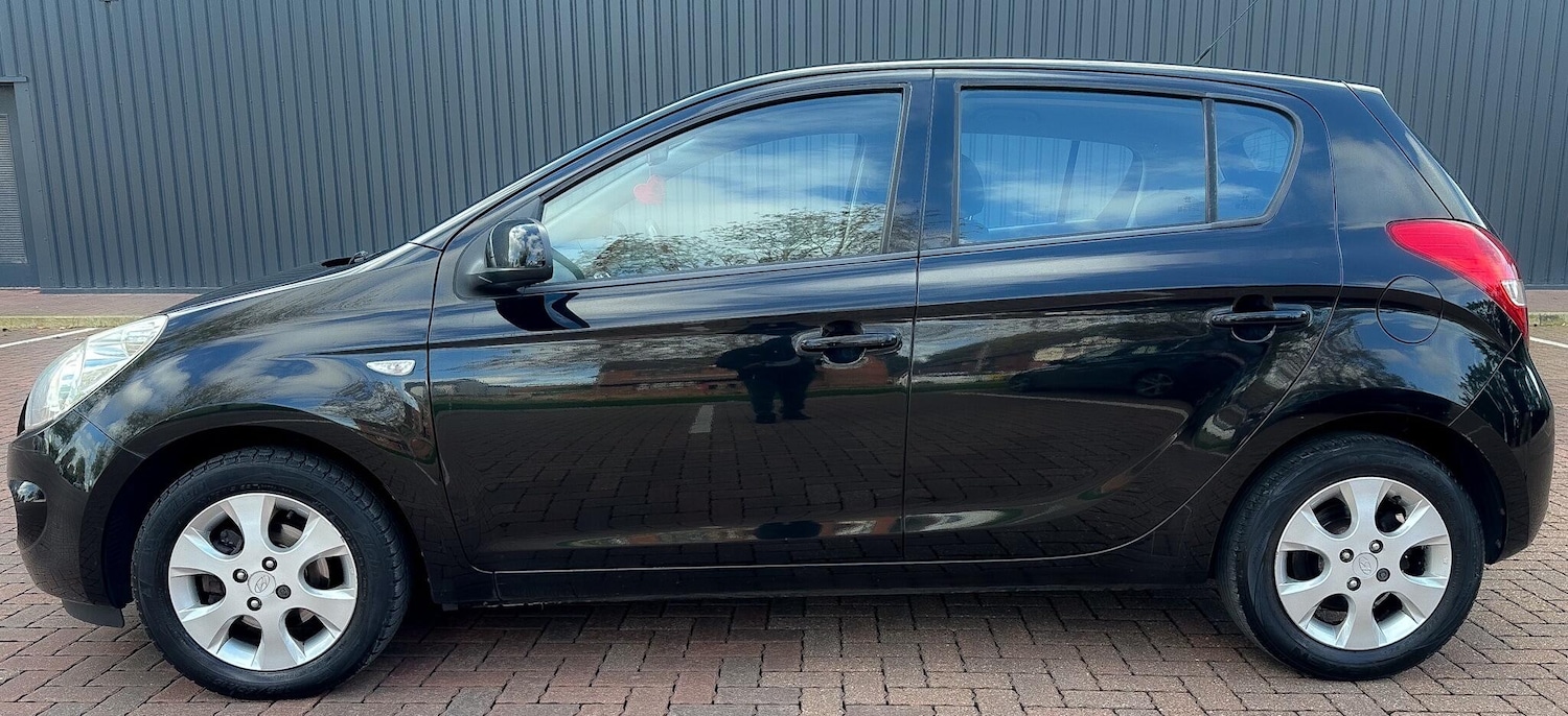 Used Hyundai i20 2012 for sale - 76855694: Photo 1