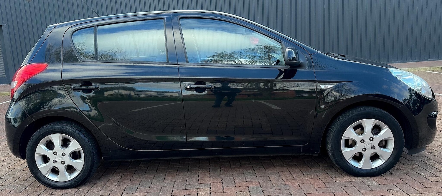 Used Hyundai i20 2012 for sale - 76855694: Photo 3