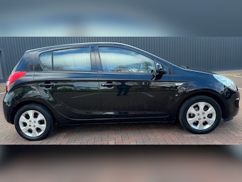 Used Hyundai i20 2012 for sale - 76855694: Photo