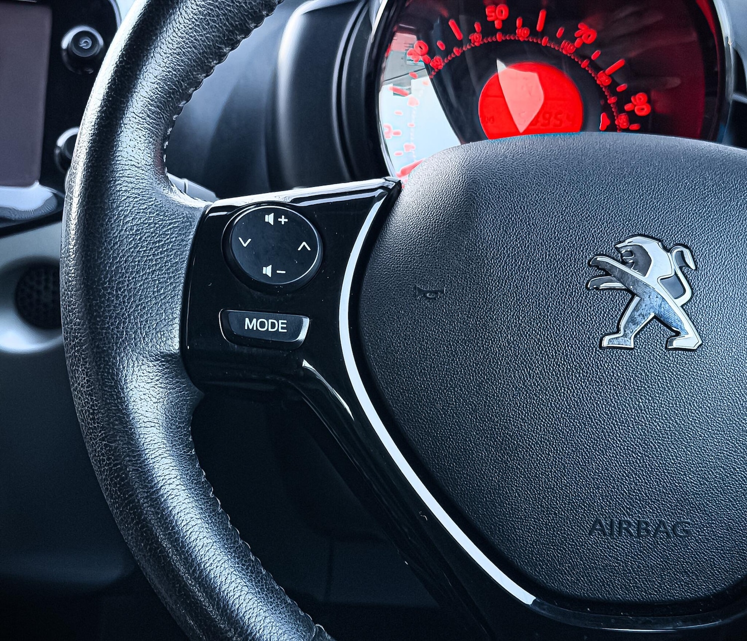 Used Peugeot 108 2015 for sale - 77970060: Photo 13